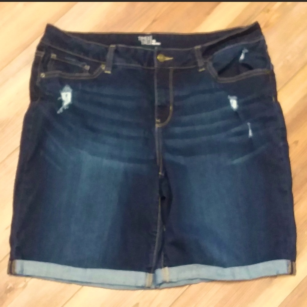 Time and a Tru Midrise Shorts